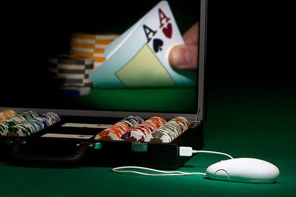 Experience Live Dealer Entertainment at a Singapore online casino Platform for Players